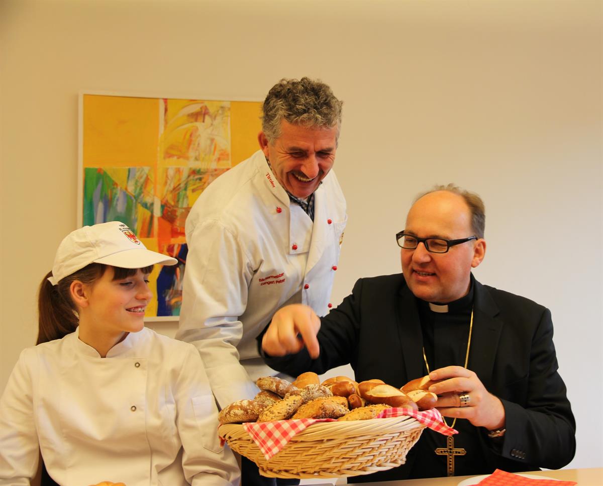 Frisches Brot für Bischof Hermann
