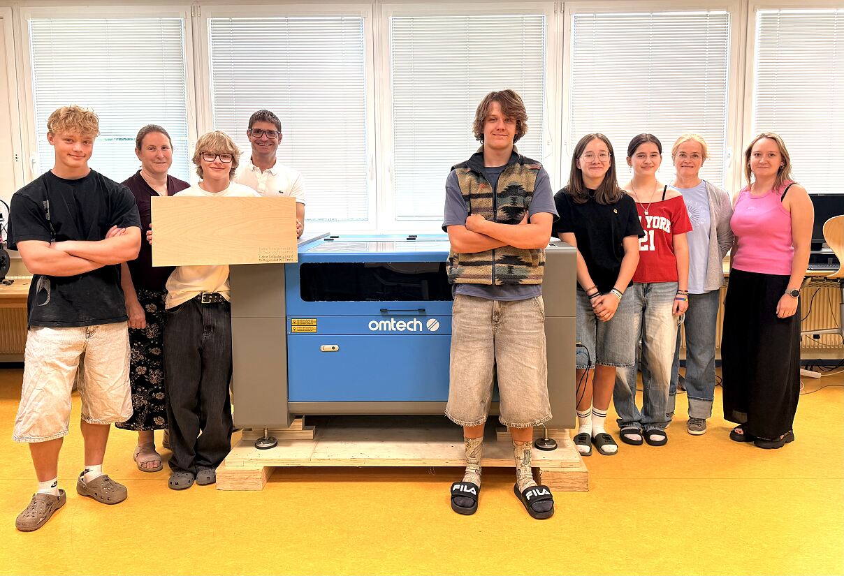 WK-Bezirksstelle Landeck unterstützt Lasercutter für PTS Prutz
