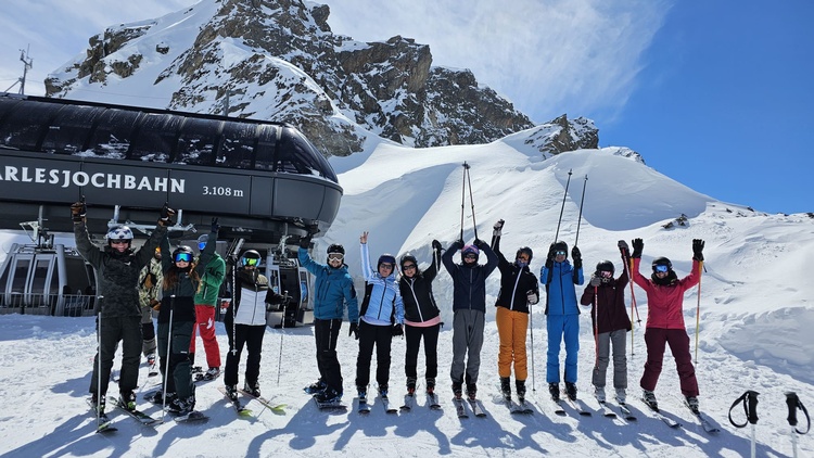 Gemeinsamer Skitag der JW Landeck und FiW Landeck am Kaunertaler Gletscher