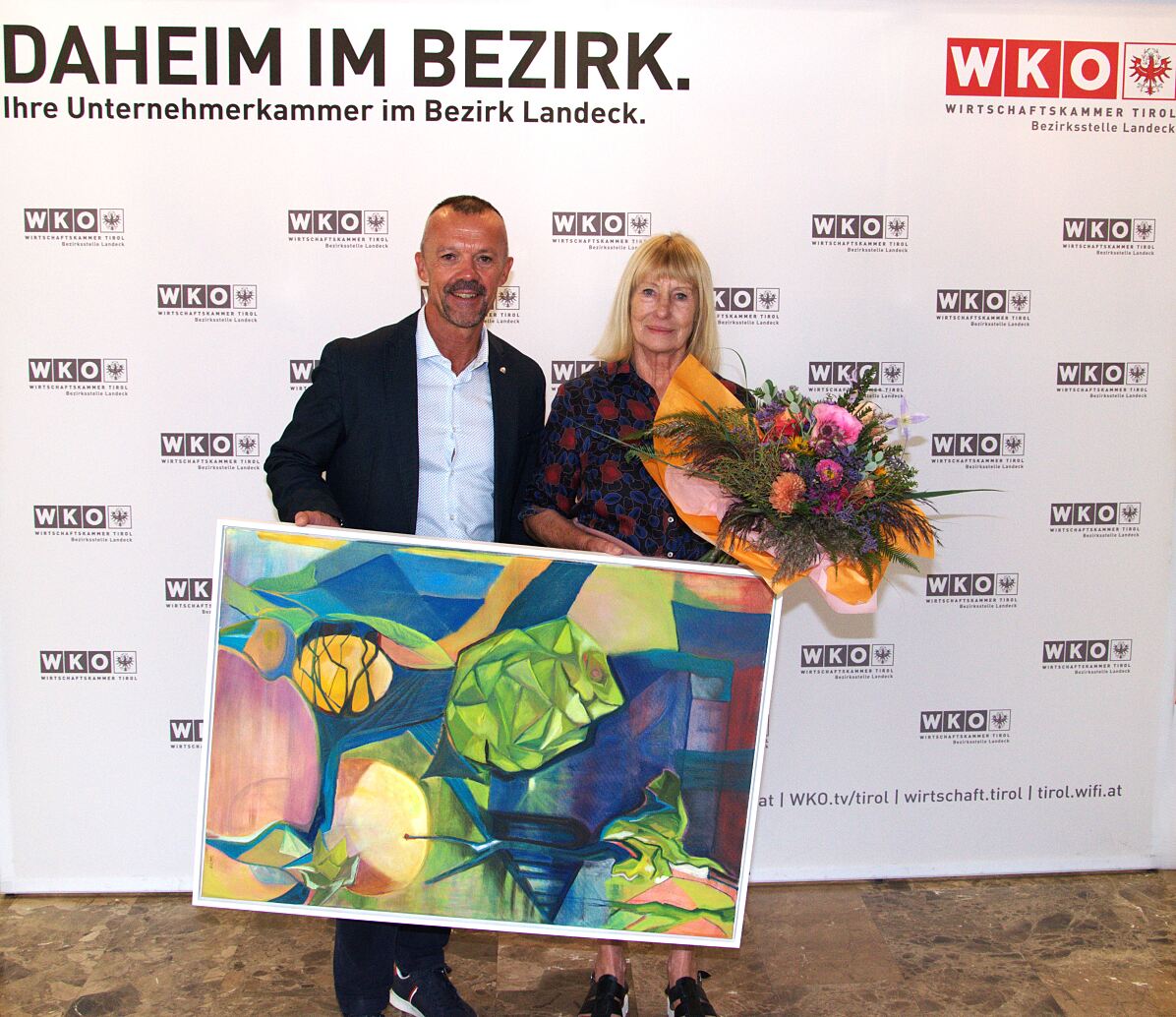 Christine Scherls Werke in der Künstlerecke der WK Landeck